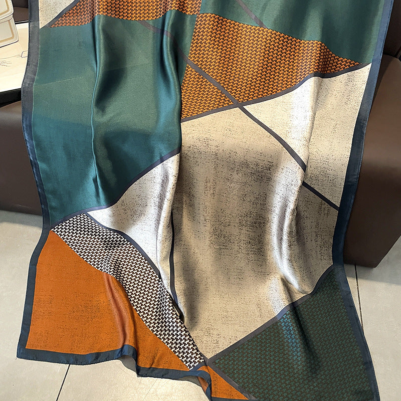 Houndstooth Satin Long Scarf – detail view
