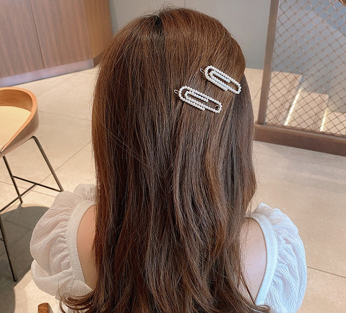 Pearl Hair Clip Set – detail view