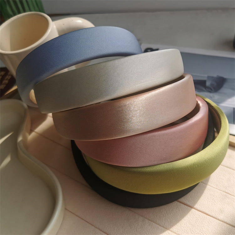 Satin Headband – detail view